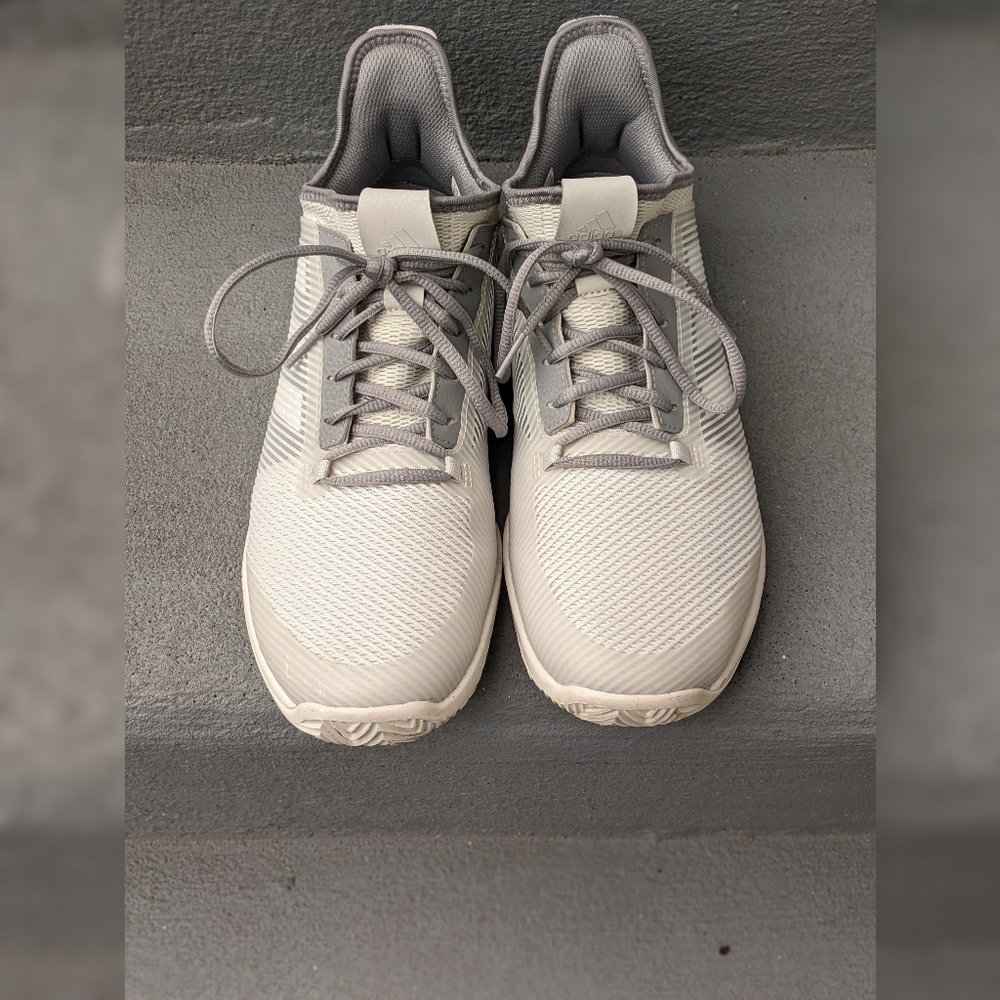 Adidas Bounce Tennis shoes 9.5